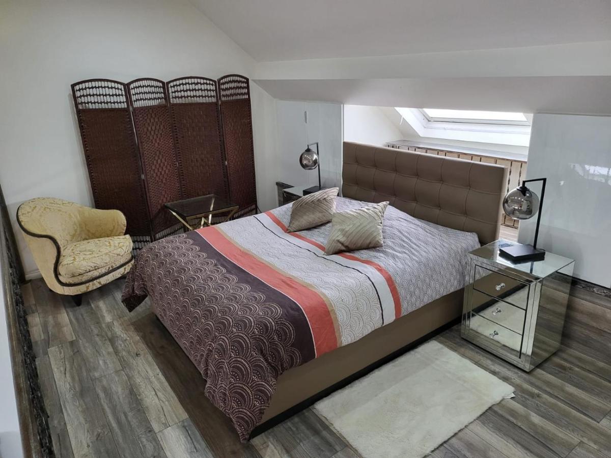 Duplex Elegant Situe A 1Min De La Gare Du Nord Lägenhet Bryssel Exteriör bild